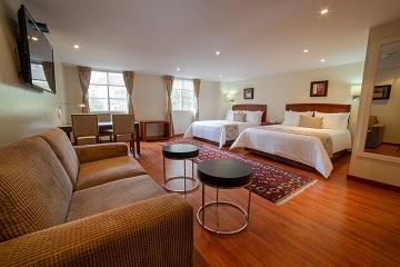STANDARD TWIN ROOM STANDARD TWIN ROOM